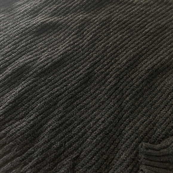 Universal Threads Woman’s Tunic Mock Neck Sweater- NWOT - Picture 3 of 7